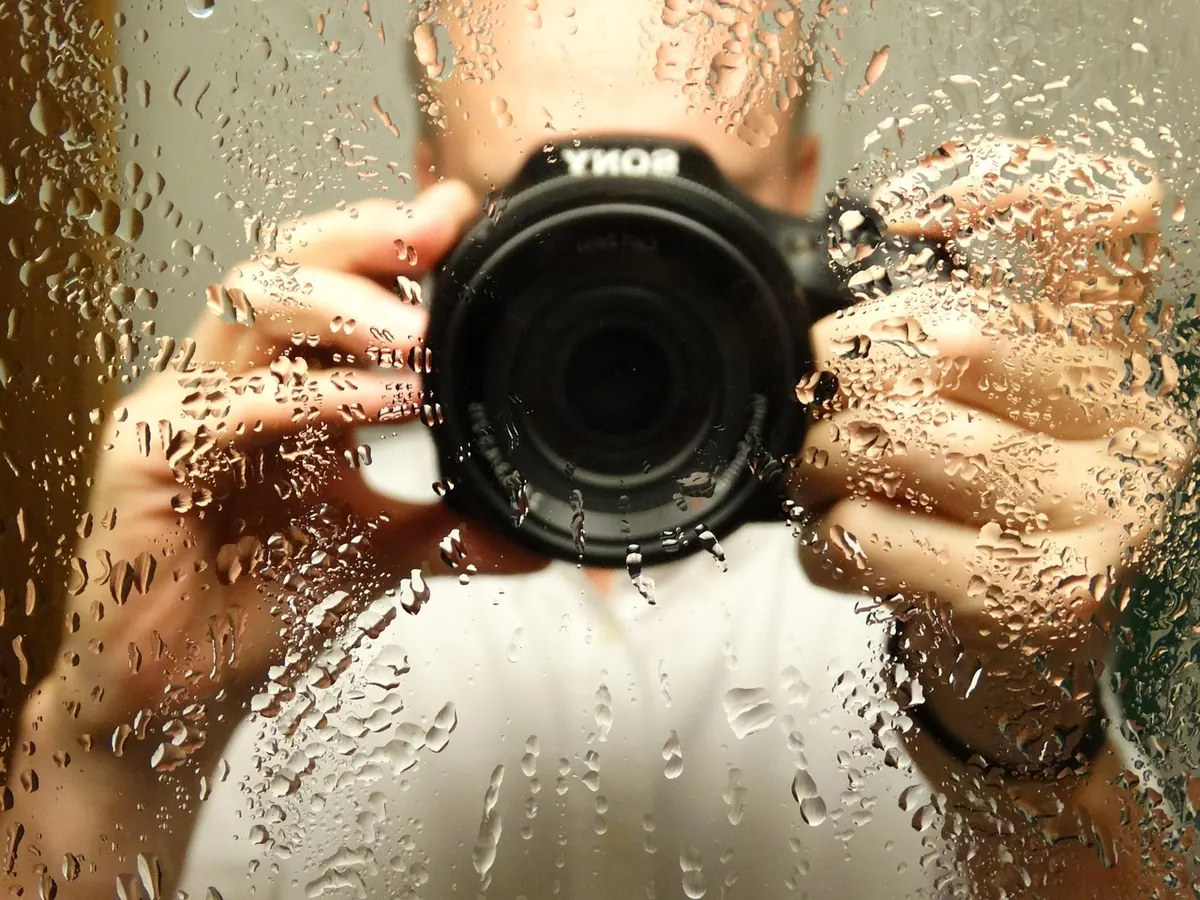 How to Stop Bathroom Mirrors Fogging Up in Winter